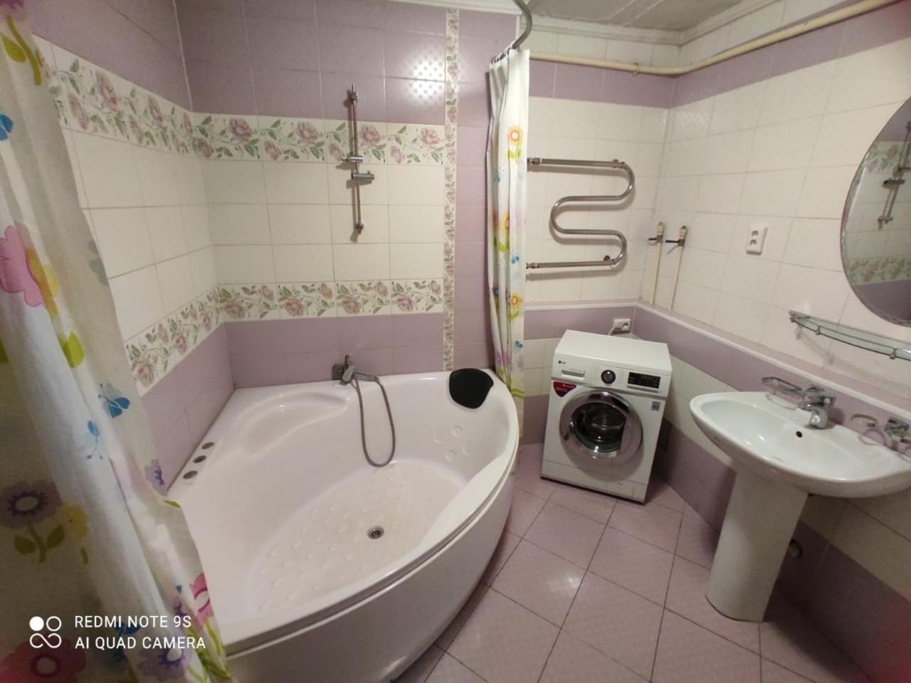 Hostel "Ormanova" Almaty Esterno foto