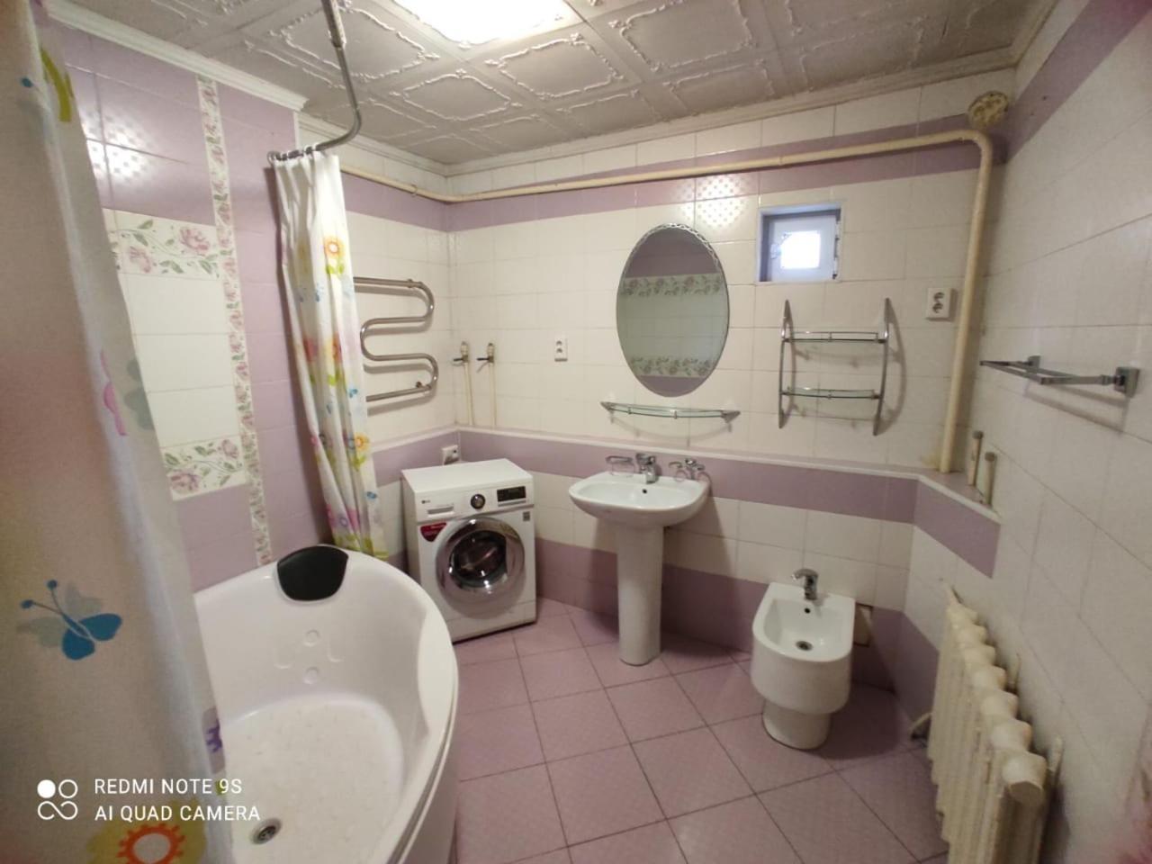 Hostel "Ormanova" Almaty Esterno foto